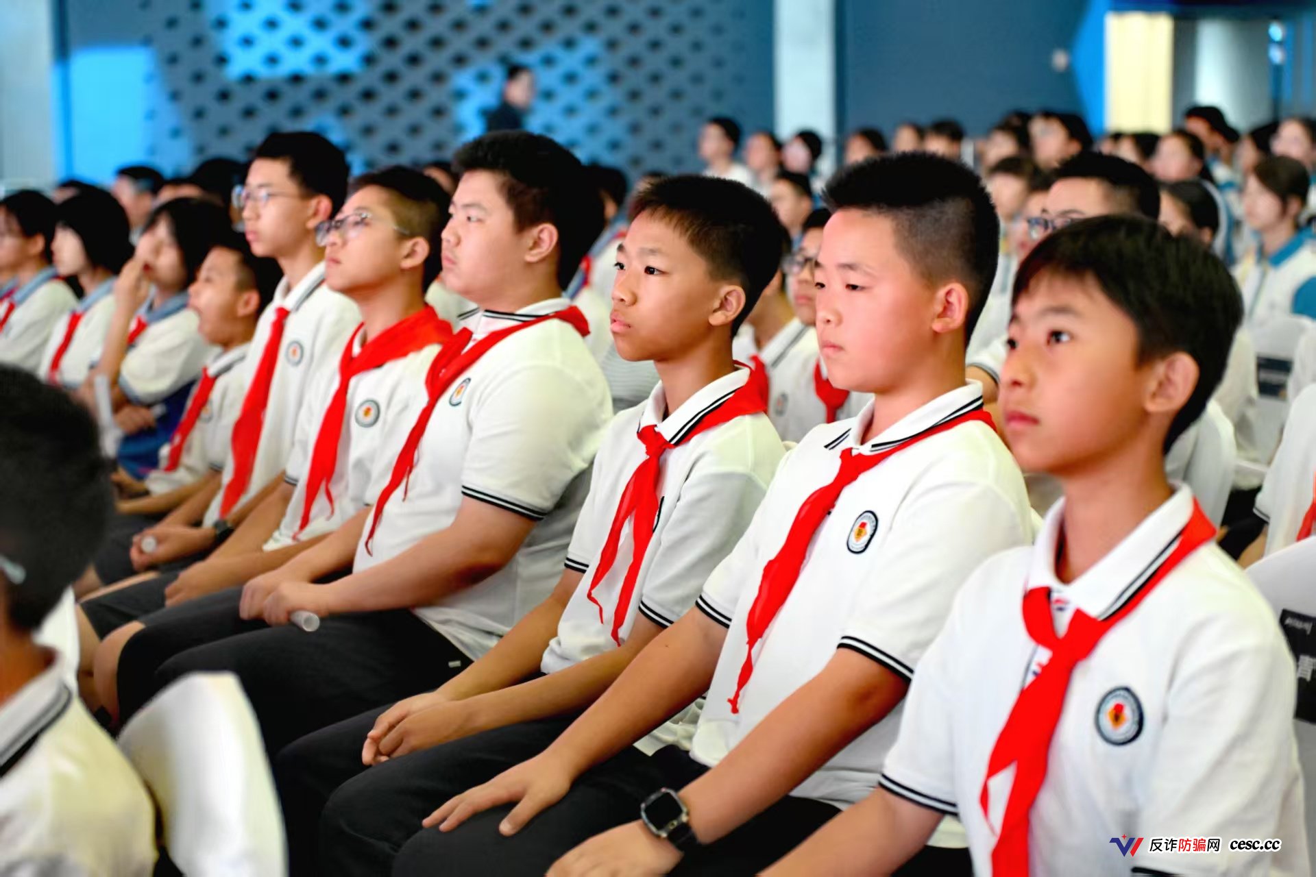给梦想一个支点，在成都撬动无限可能！六位科学“筑梦人”走进成都科学大讲堂(2)